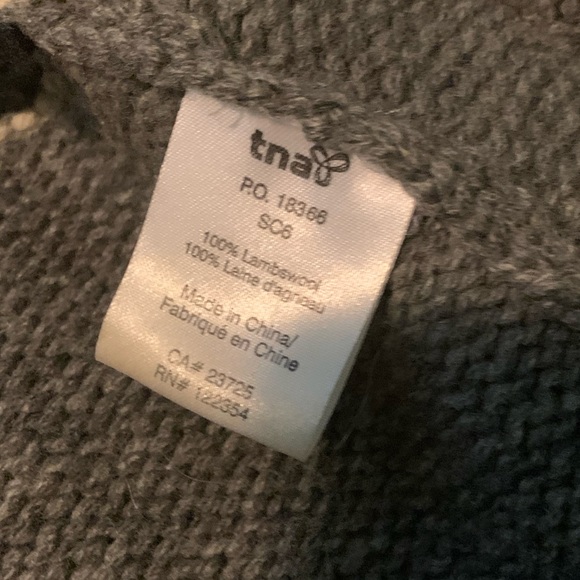 TNA 100% LAMBSWOOL SWEATER - Picture 6 of 6